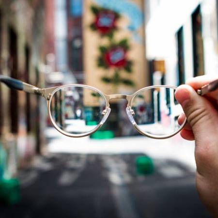 Tips Mudah Membedakan Kacamata Anti Radiasi Asli dan Palsu